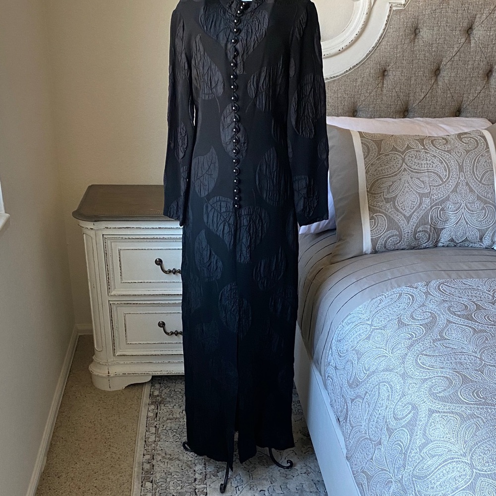Vintage Long Black Button-Front Maxi Dress with Leaf Jacquard